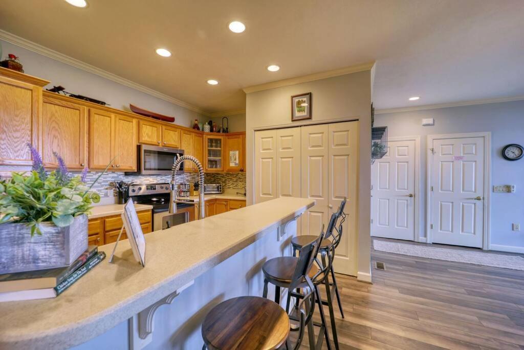 Bucket List Views Sugar Mountain Private Condo - 2Bed, 2Bath, Sleeps 6, Panoramic Views Of Mountains From Large Deck, Short Drive To Shopping, Restaurants, Cafes & Banner Elk Town Esterno foto
