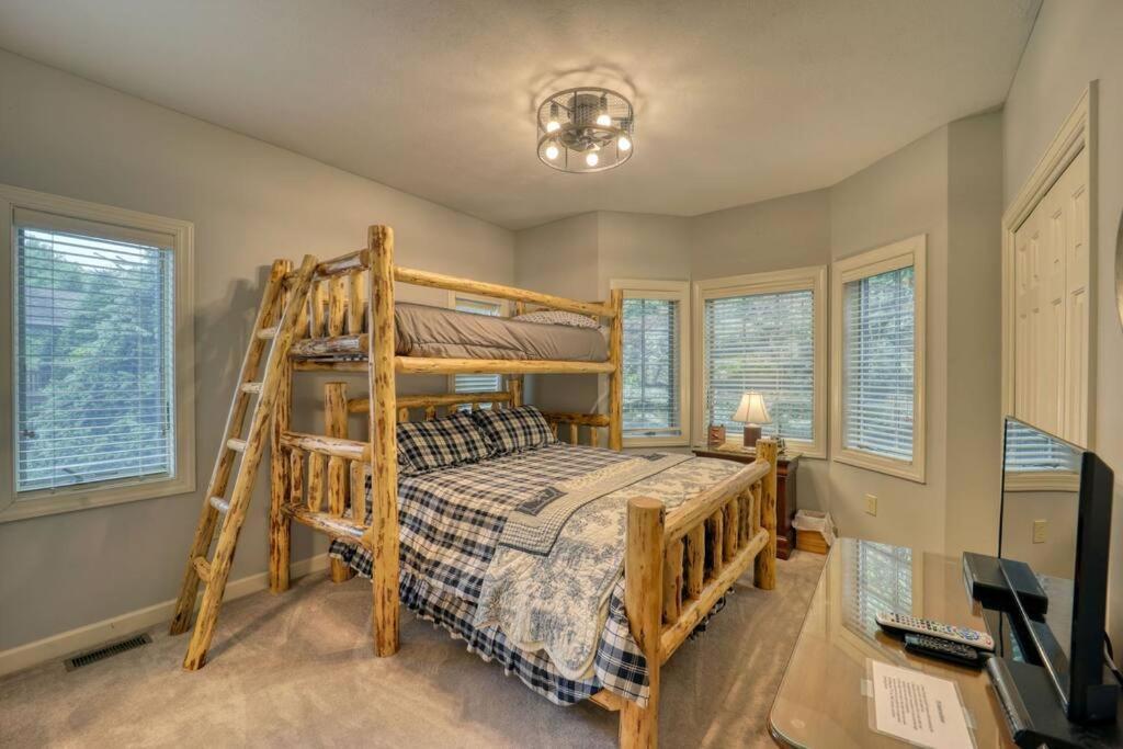 Bucket List Views Sugar Mountain Private Condo - 2Bed, 2Bath, Sleeps 6, Panoramic Views Of Mountains From Large Deck, Short Drive To Shopping, Restaurants, Cafes & Banner Elk Town Esterno foto